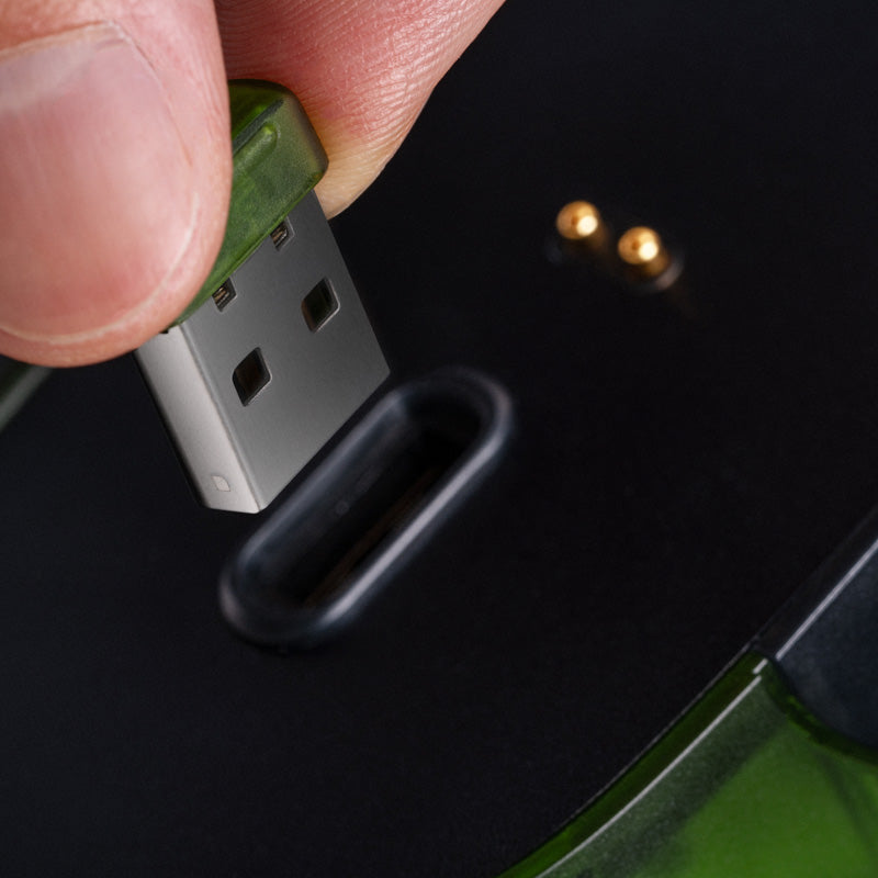 8BitDo Retro R8 Mouse - Xbox Edition for Smooth Gameplay